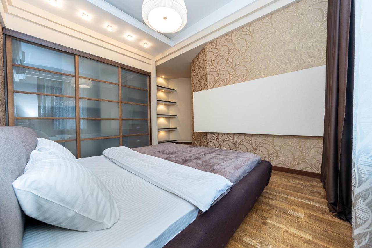Apartments On Besarabka Kiev Exterior foto
