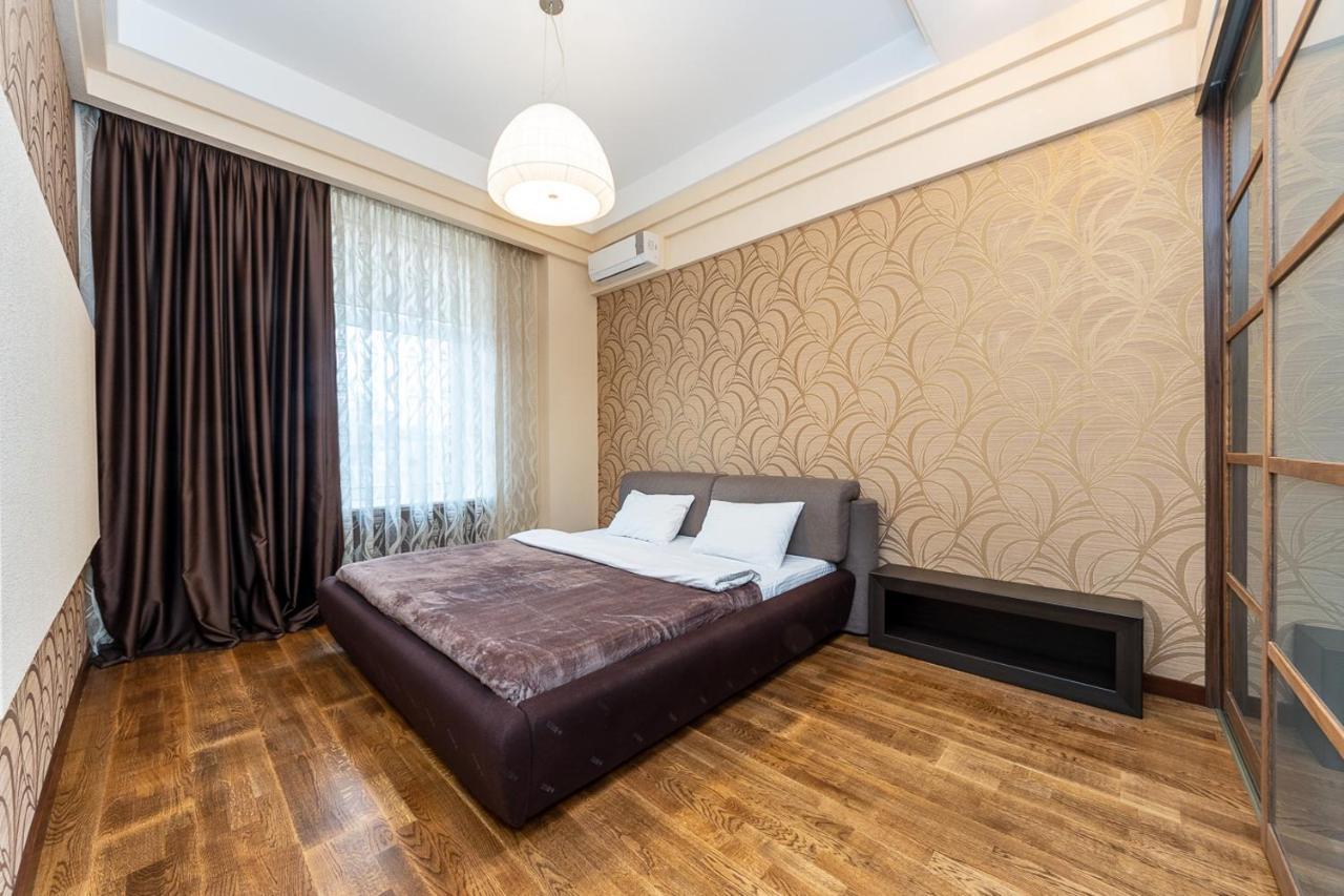 Apartments On Besarabka Kiev Exterior foto