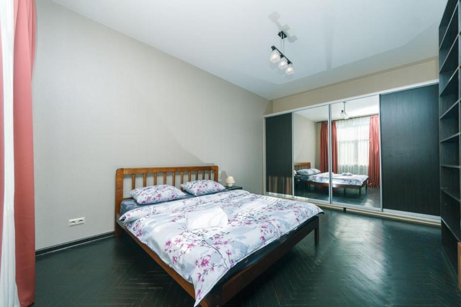Apartments On Besarabka Kiev Exterior foto