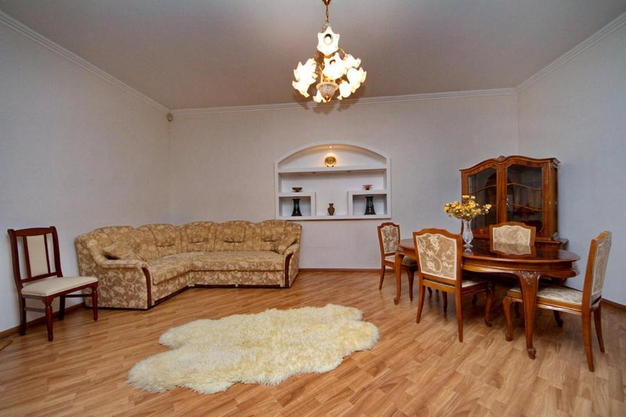 Apartments On Besarabka Kiev Exterior foto